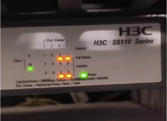 1-4口亮黄灯，5-8口灭